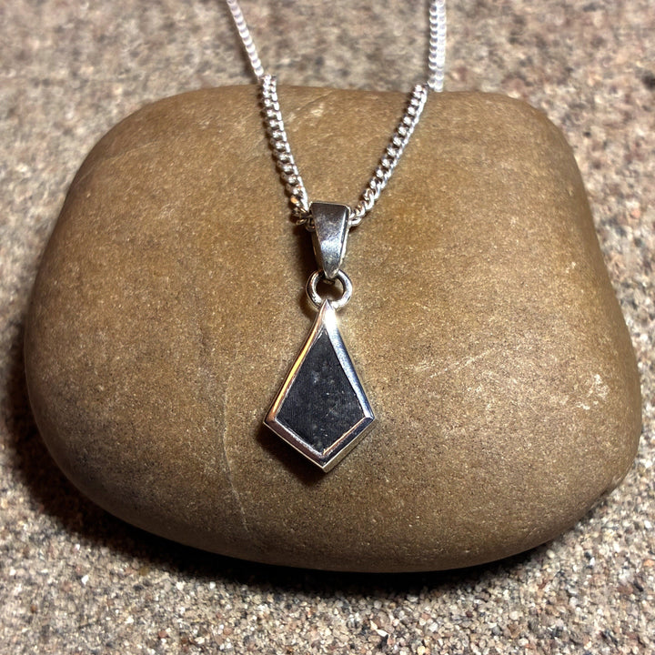 Lunar Pendant No. 42 — Classic, 0.12 g