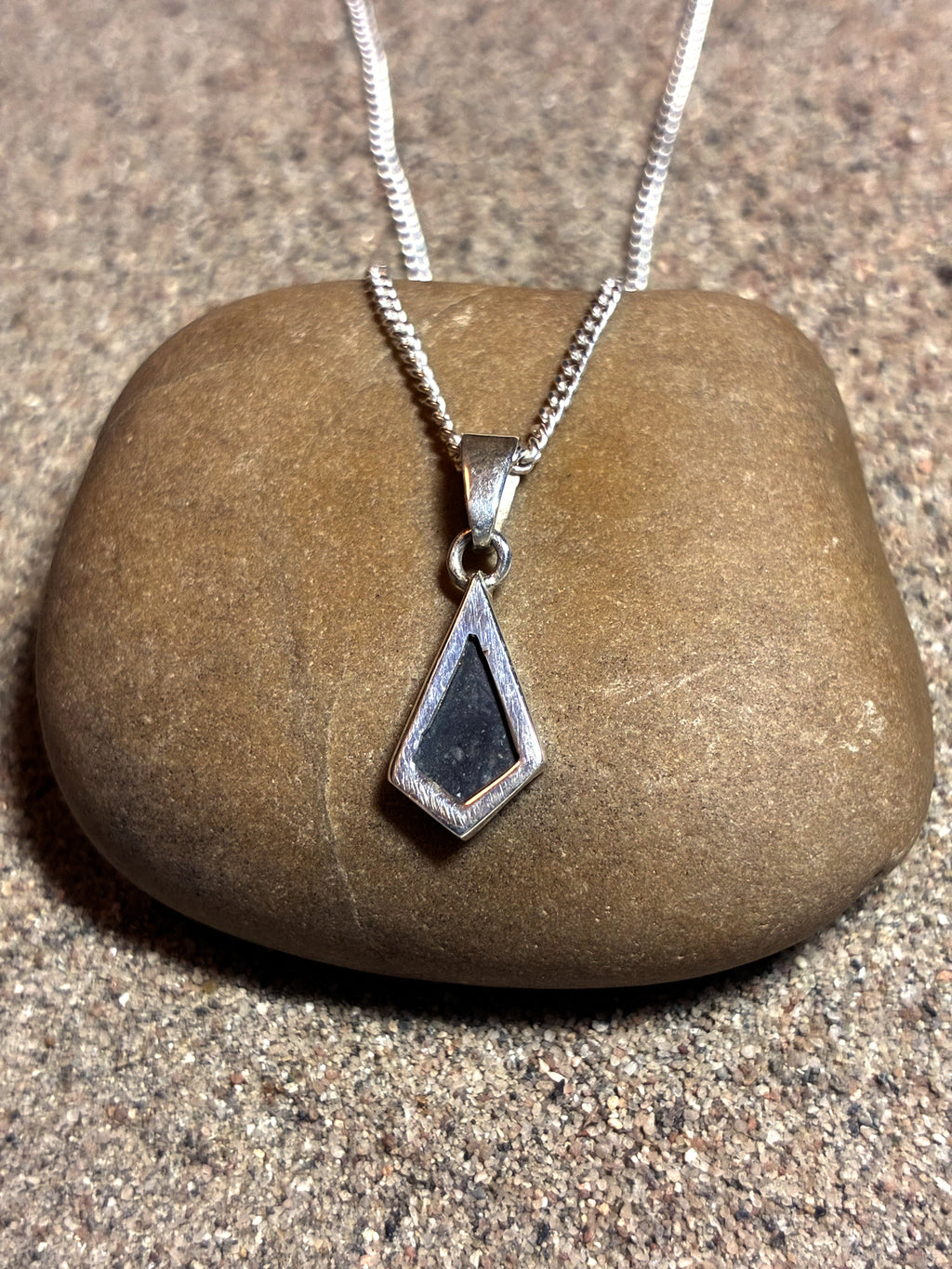 Lunar Pendant No. 41 — Classic, 0.12 g