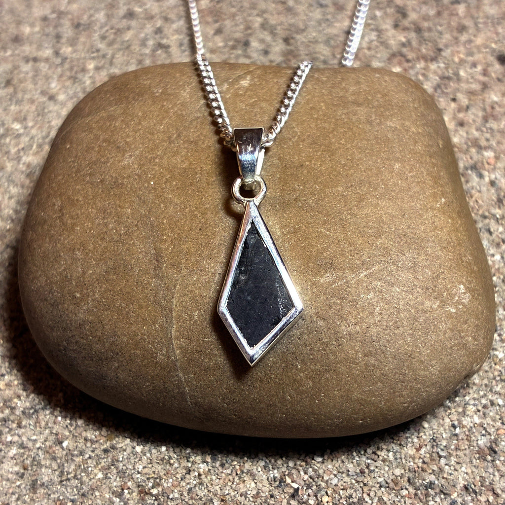 Lunar Pendant No. 45 — Classic, 0.12 g