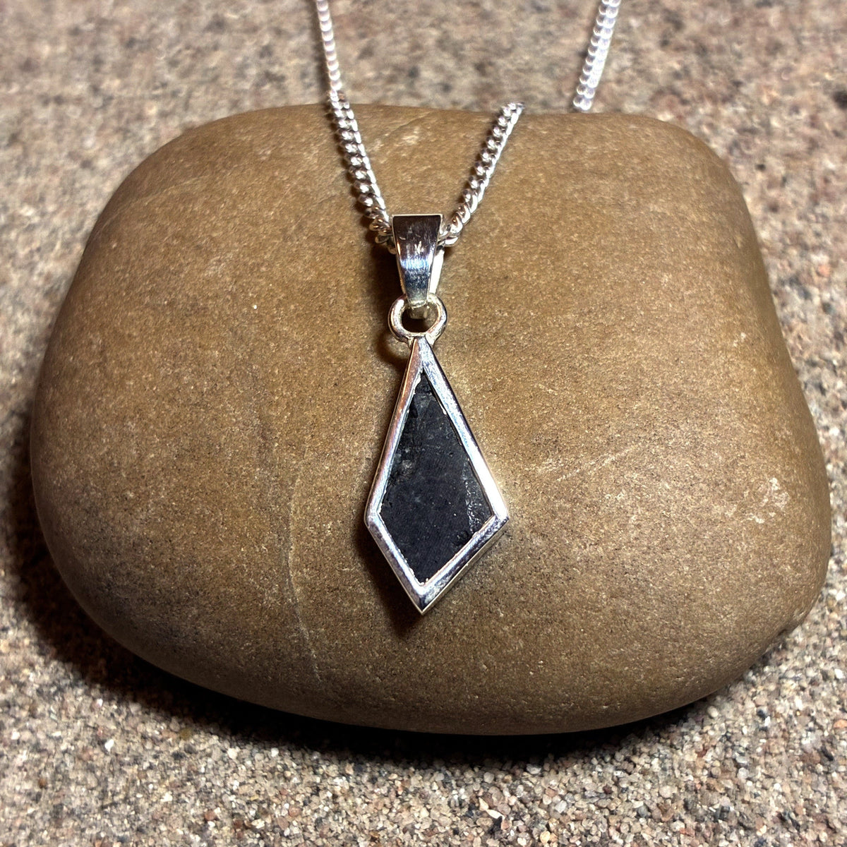 Lunar Pendant No. 45 — Classic, 0.12 g