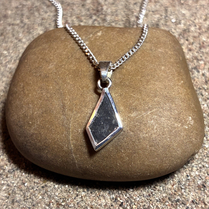 Lunar Pendant No. 21 — Classic, 0.14 g