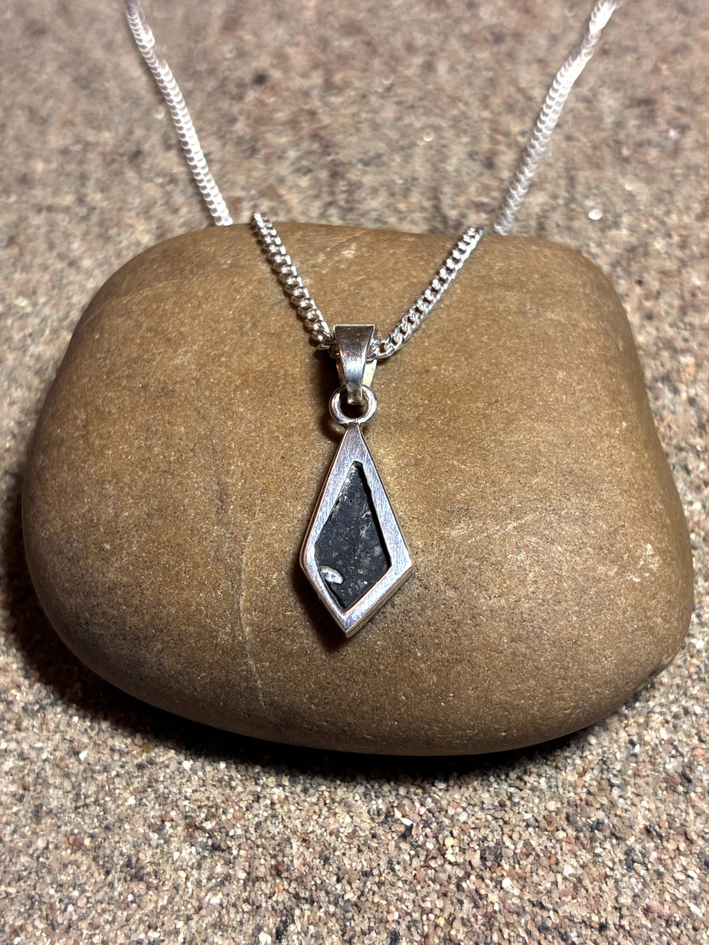 Lunar Pendant No. 19 — Classic, 0.14 g