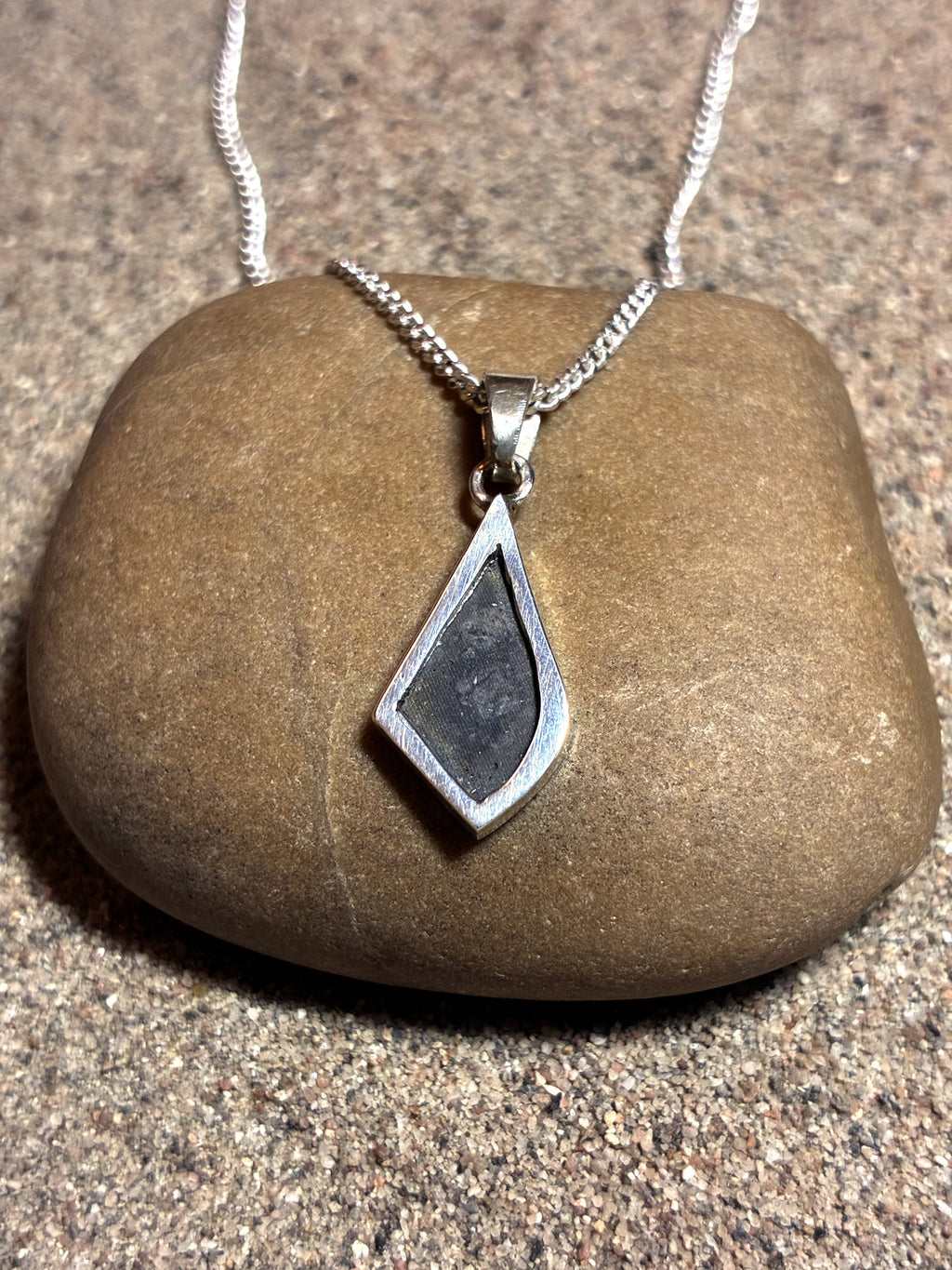 Lunar Pendant No. 14 — Grand, 0.21 g