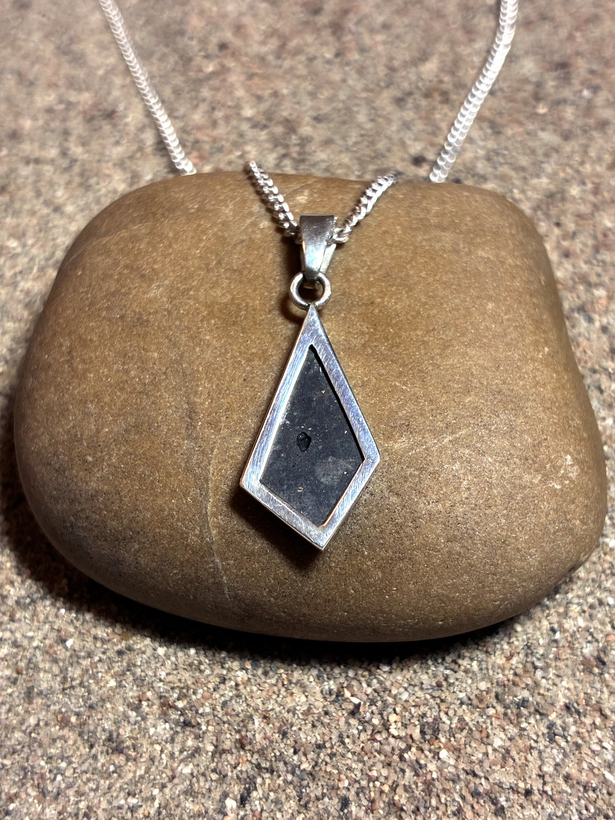 Lunar Pendant No. 13 — Grand, 0.22 g