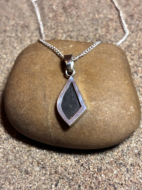 Lunar Pendant No. 08 — Grand, 0.24 g