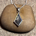 Lunar Pendant No. 06 — Grand, 0.25 g