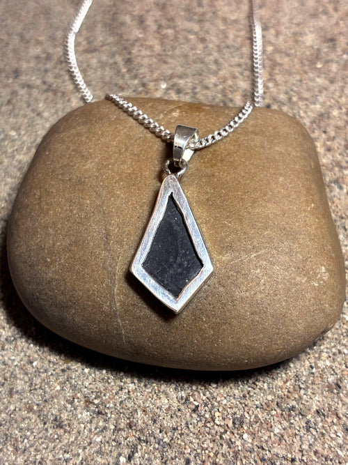 Lunar Pendant No. 01 — Grand, 0.28 g